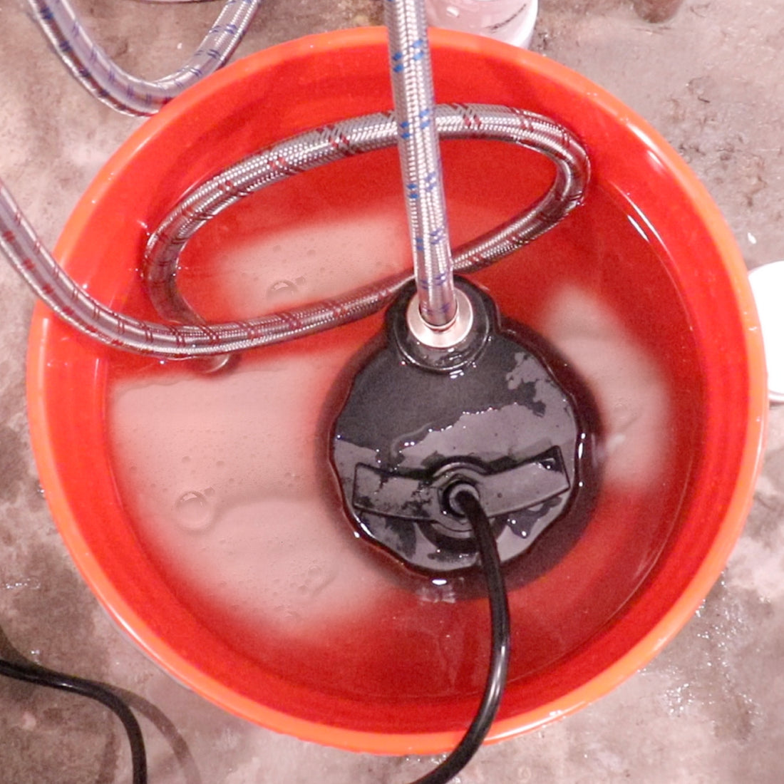 Easily Maintain Your Tankless Hot Water Heater with the All-Inclusive Drainx Descaling Kit